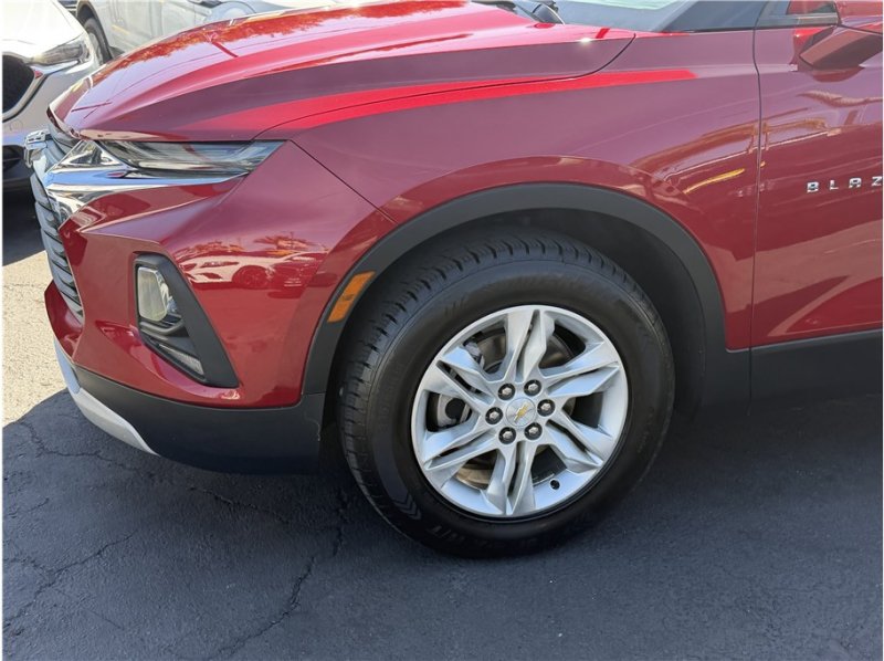 Used 2019 Chevrolet Blazer LT w/ Sound & Technology Package FWD image 11