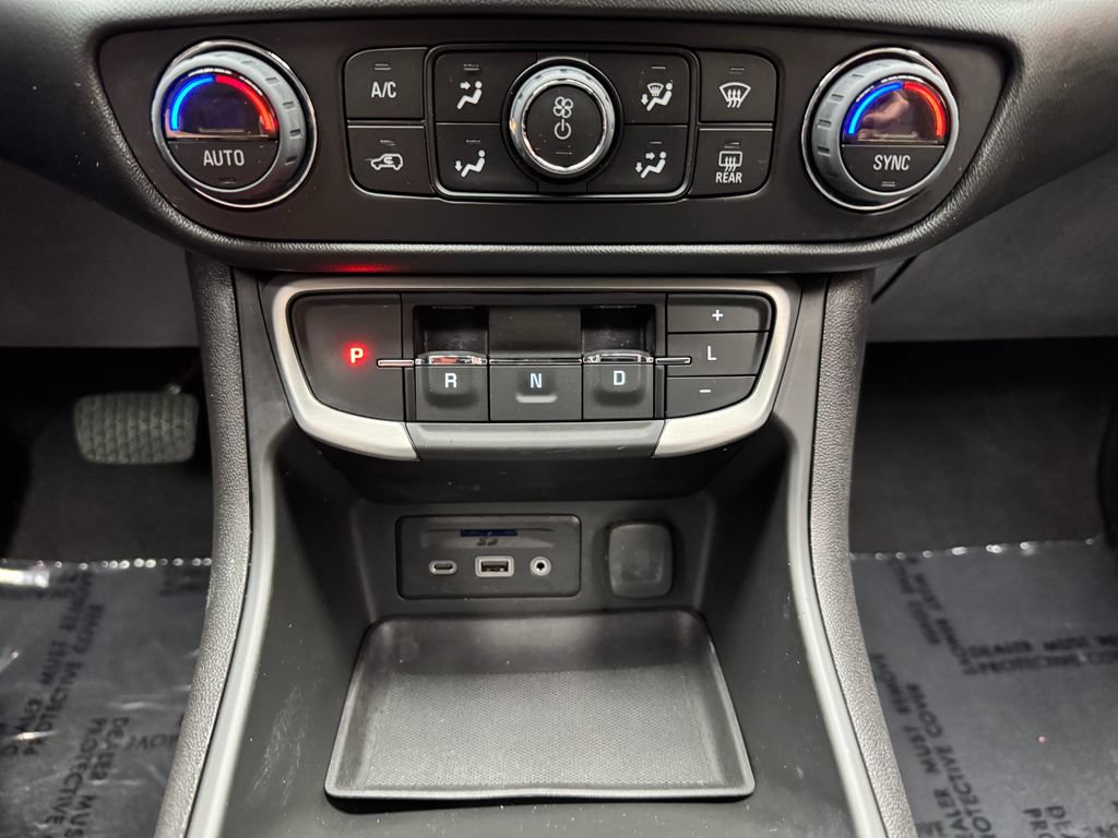 Used 2023 GMC Terrain SLT w/ Elevation Edition AWD/4WD image 19