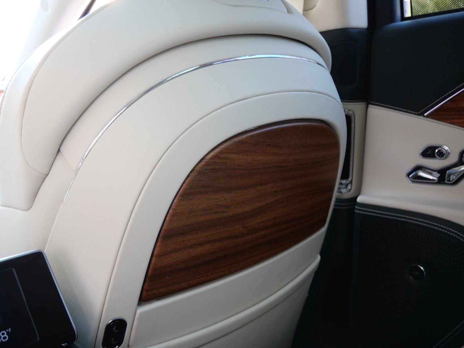 Used 2024 Bentley Flying Spur Azure image 24