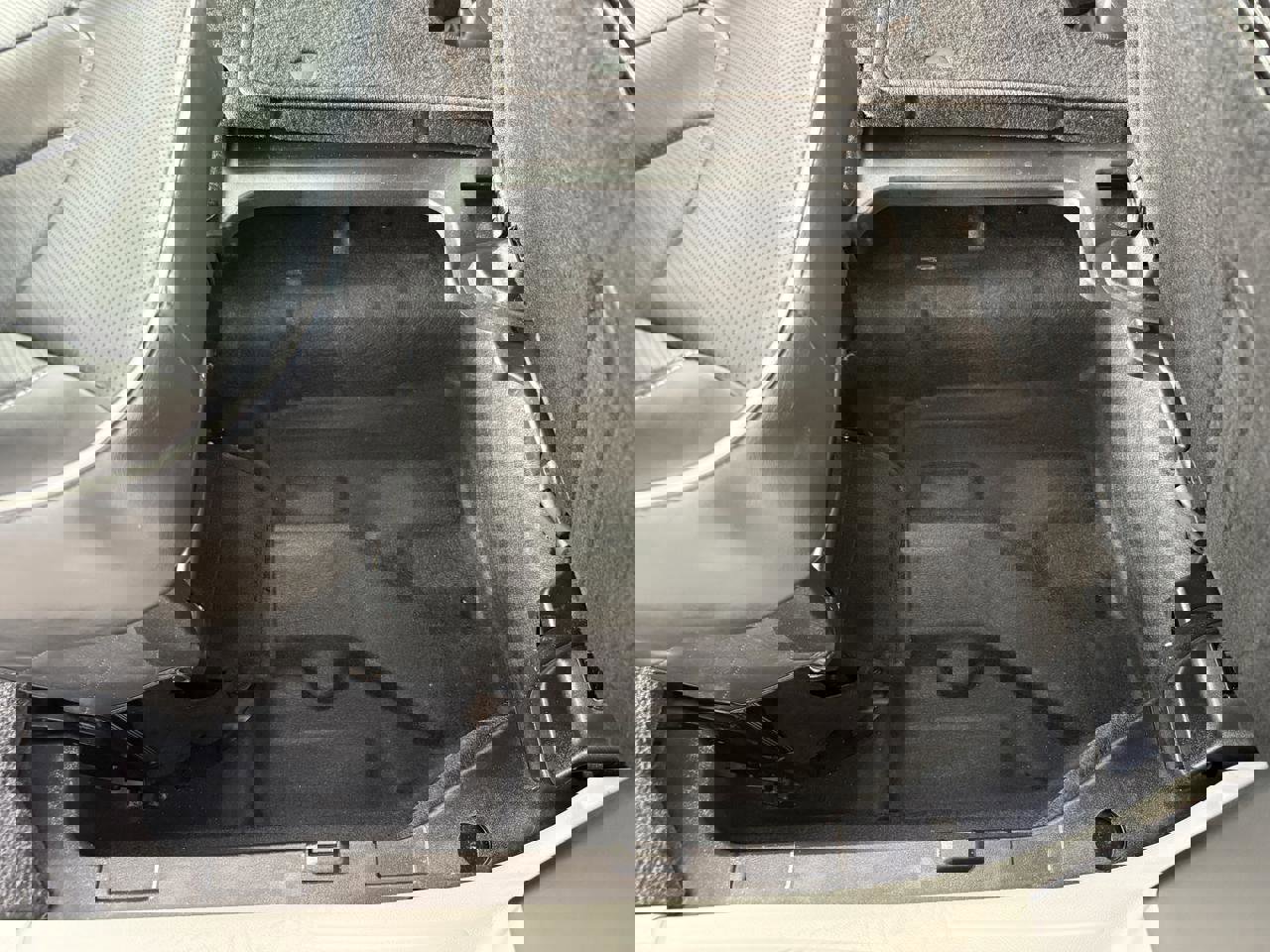 Used 2022 Chrysler Pacifica Limited w/ Uconnect Theater Family Group image 60