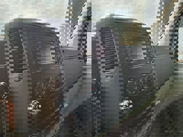 Used 2015 Mercedes-Benz Sprinter 2500 image 21