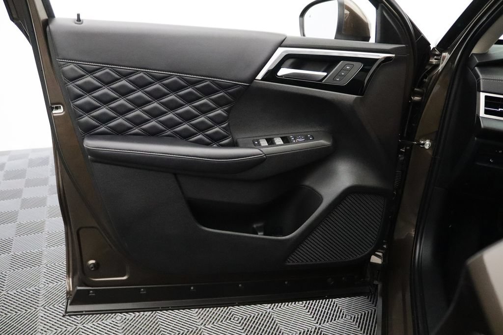 Used 2024 Mitsubishi Outlander SEL FWD image 12