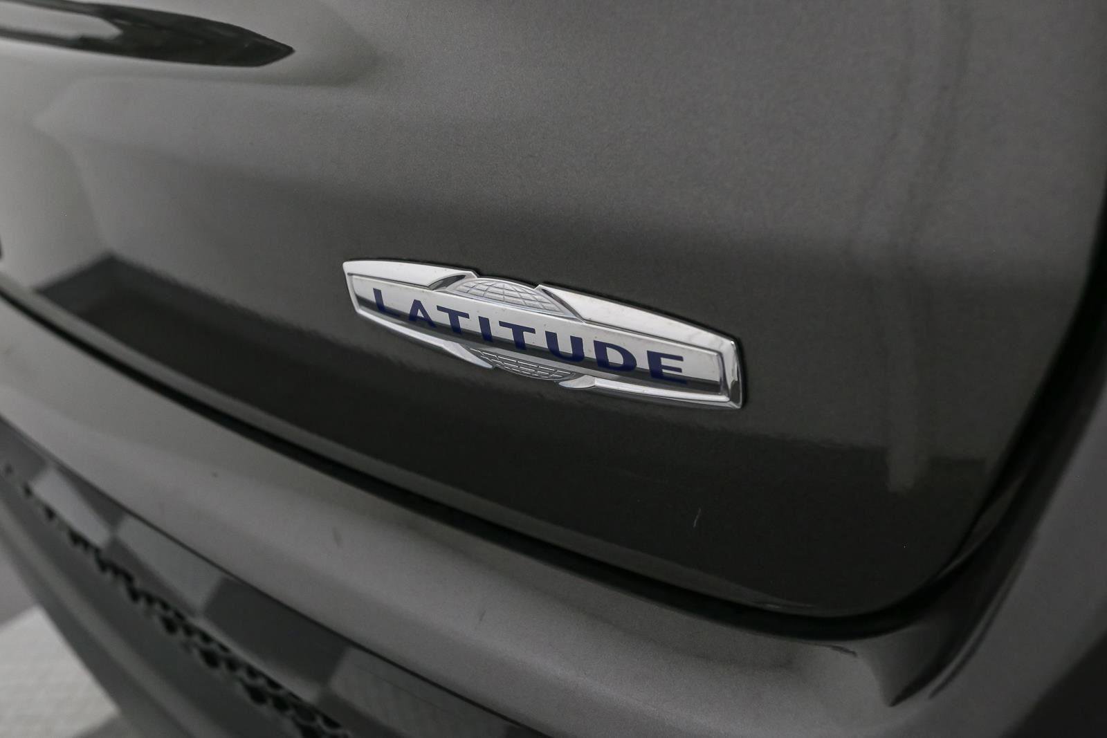 Used 2020 Jeep Compass Latitude w/ Cold Weather Group image 13