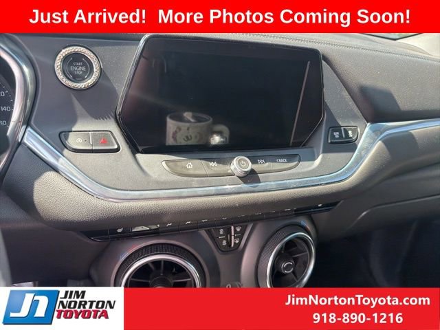 Used 2020 Chevrolet Blazer LT w/ Sound & Technology Package FWD image 12