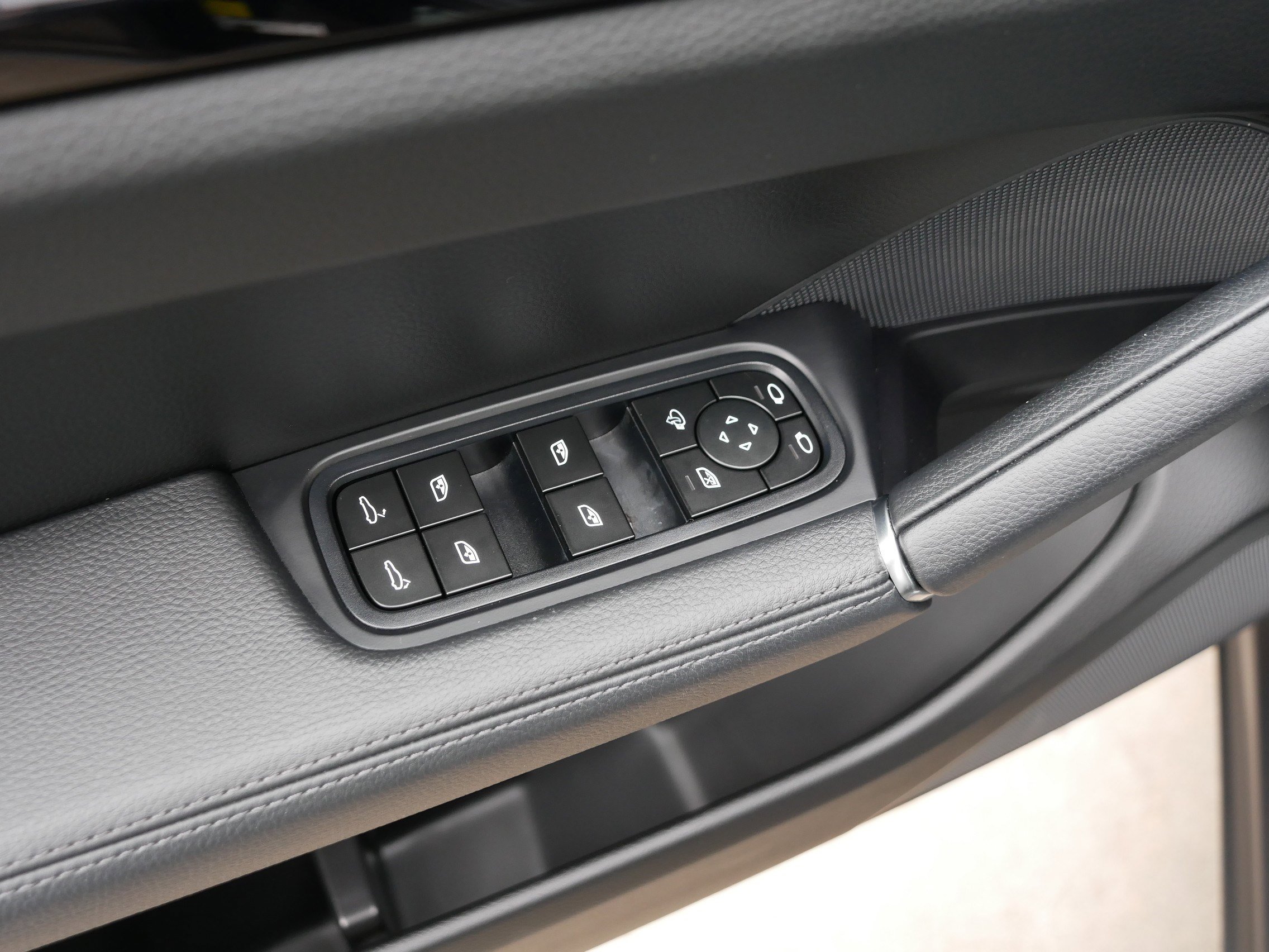 Used 2023 Porsche Cayenne image 19