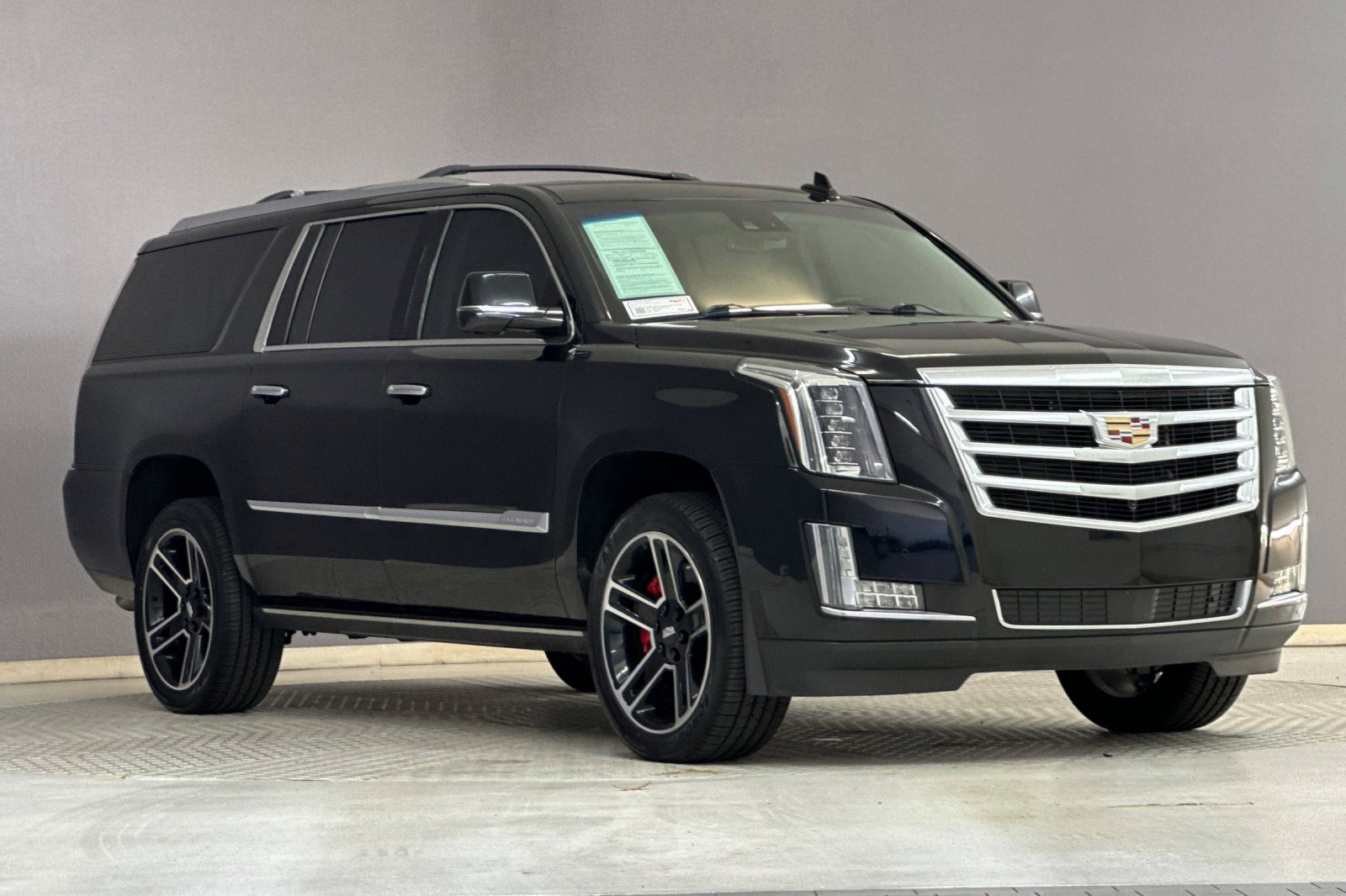 Used 2018 Cadillac Escalade ESV Premium Luxury AWD/4WD image 6
