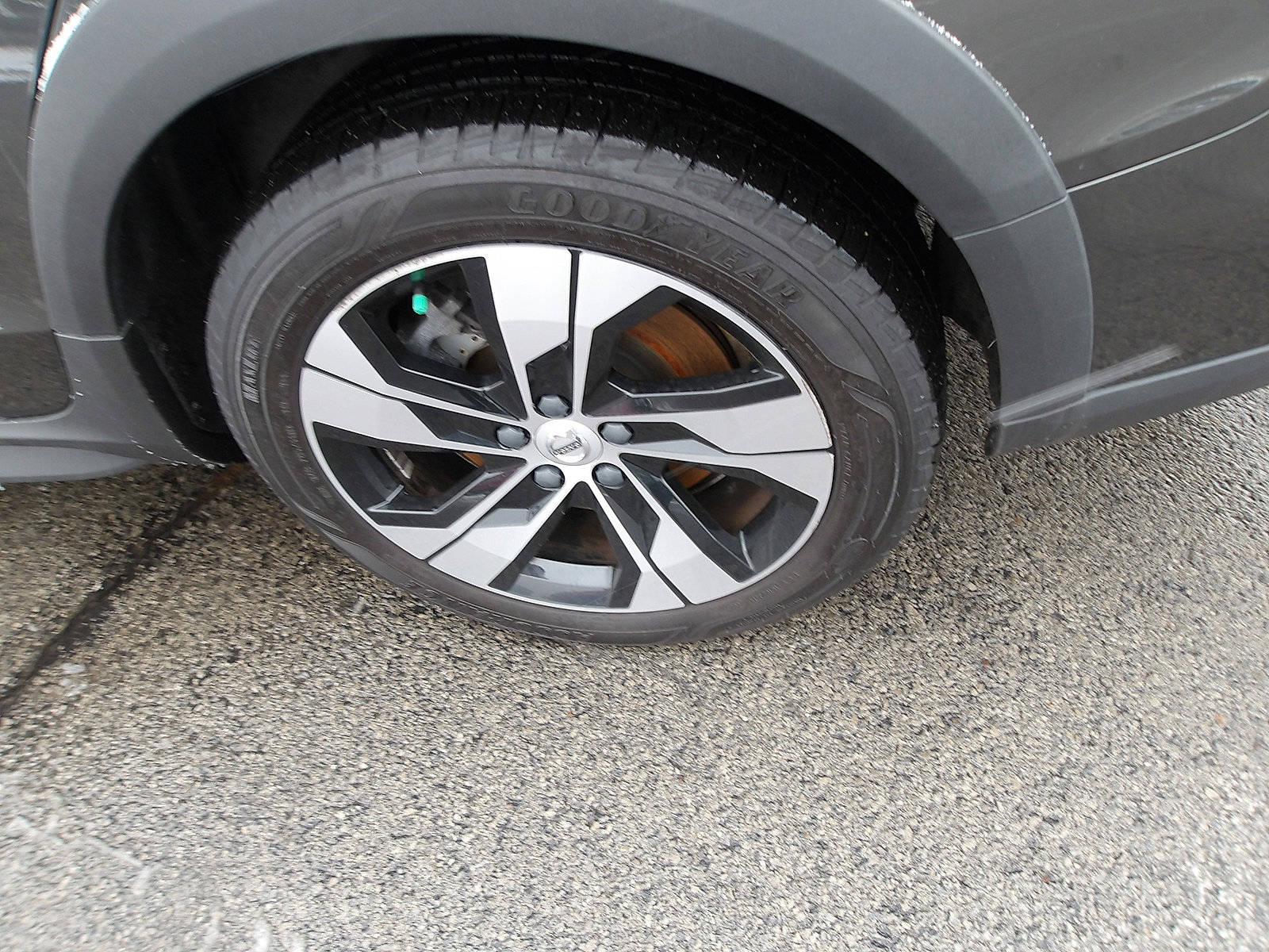 Used 2020 Volvo V60 T5 Cross Country image 23