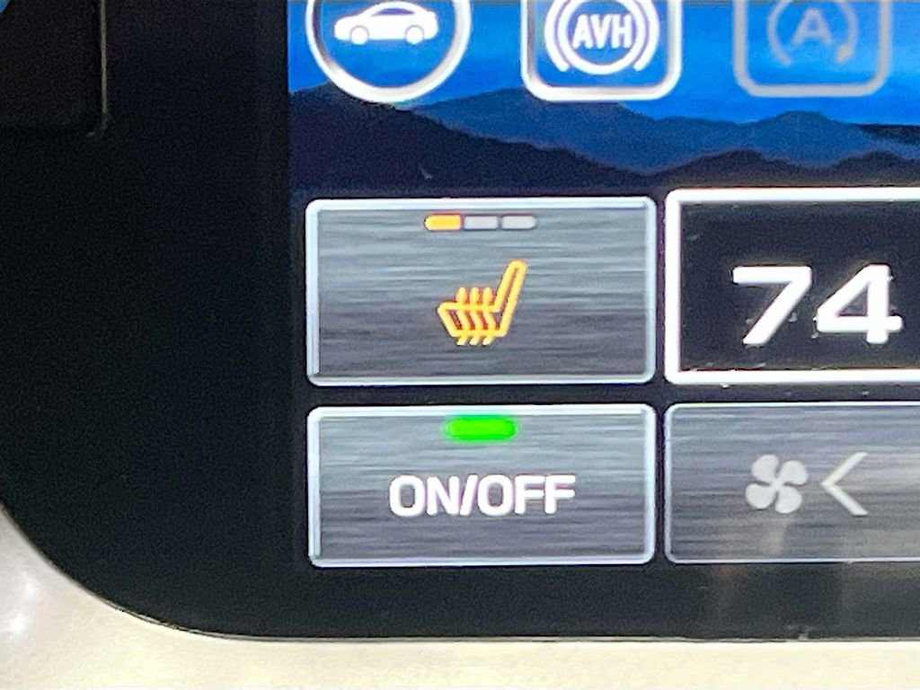 Used 2025 Subaru Outback Premium image 19