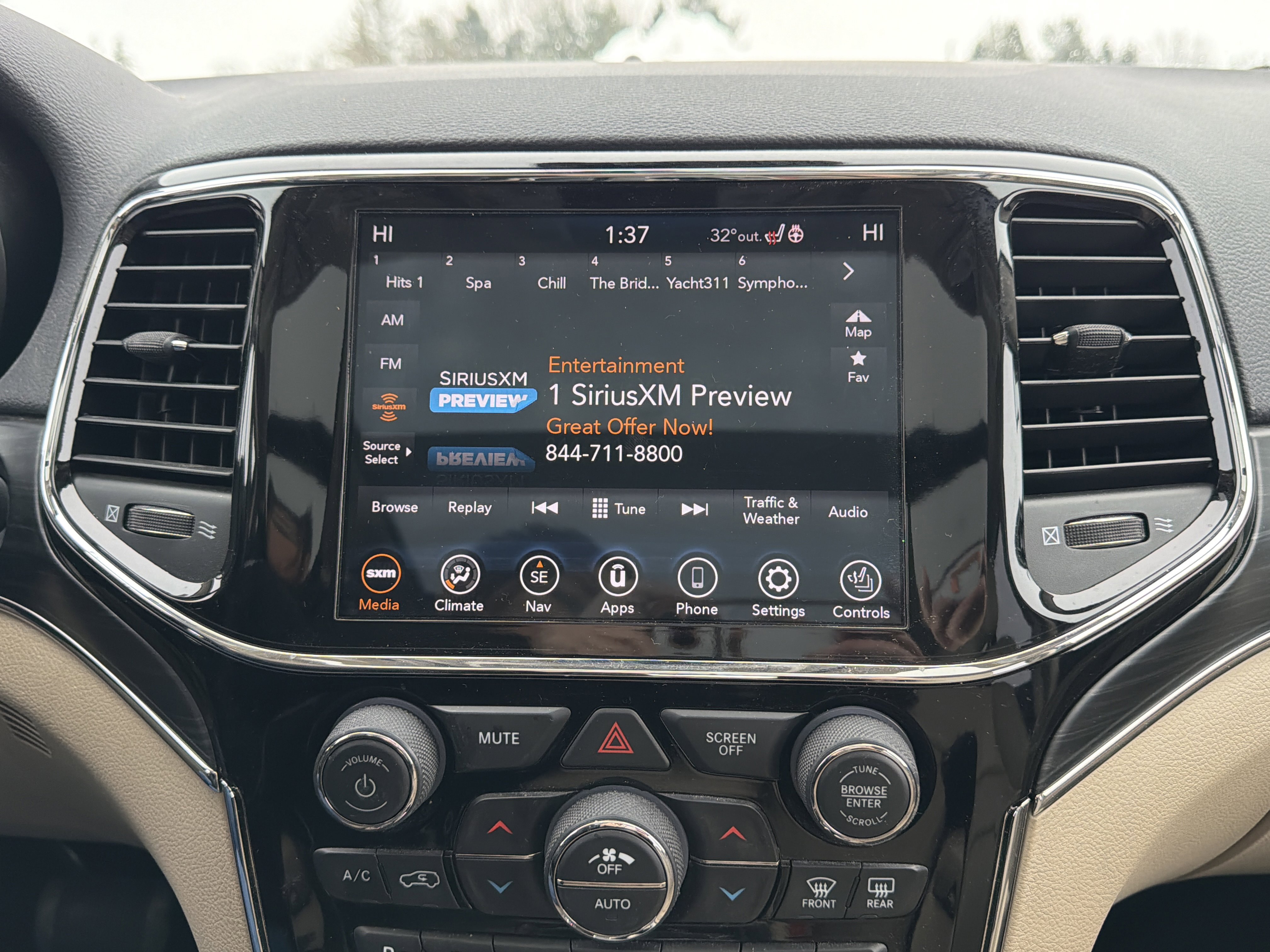 Used 2020 Jeep Grand Cherokee Limited w/ Luxury Group II image 6