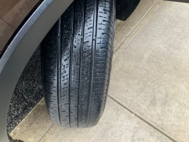 Used 2022 Chevrolet Trax LT w/ LT Convenience Package image 11