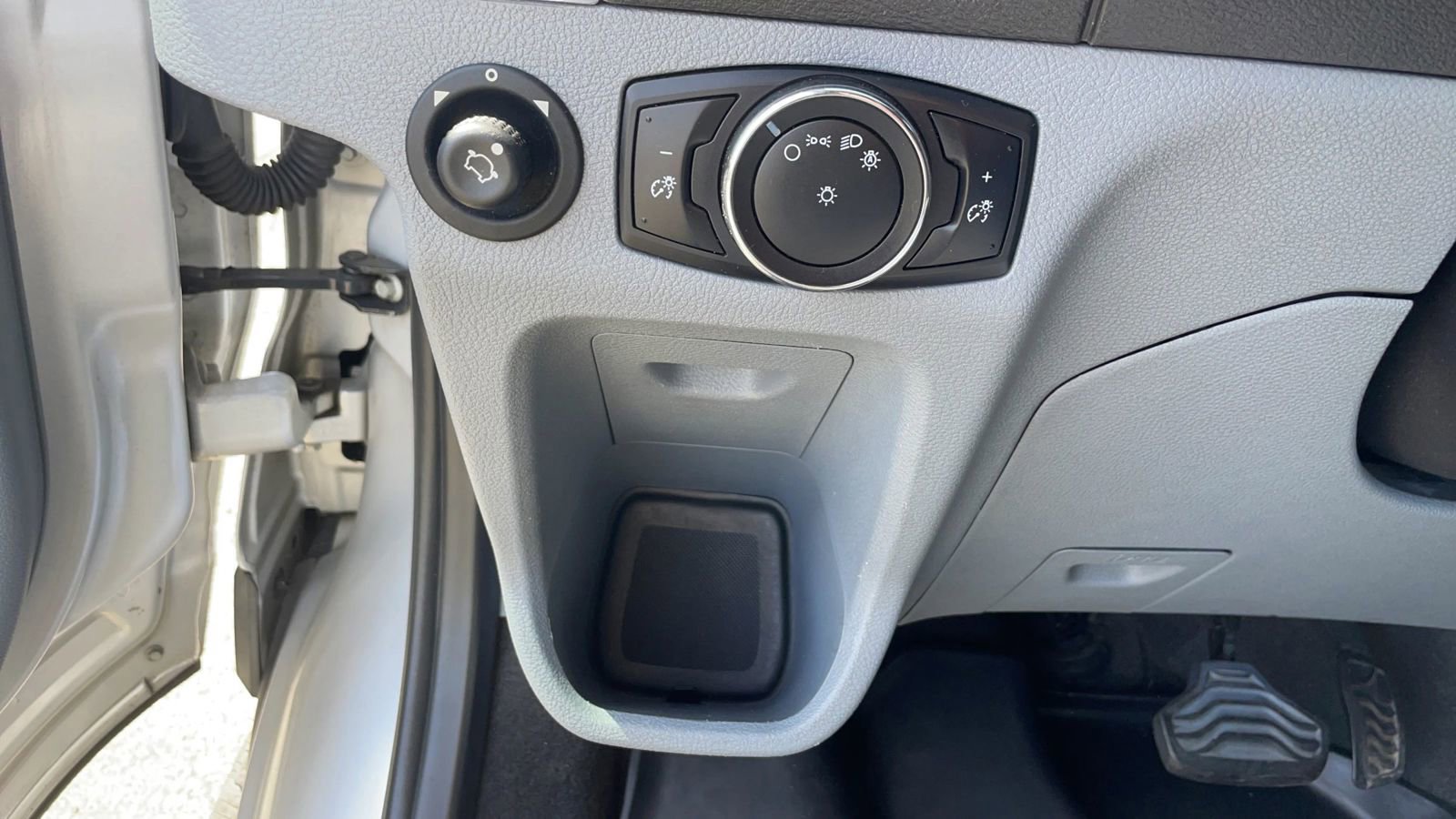 Used 2017 Ford Transit 350 XLT RWD image 28