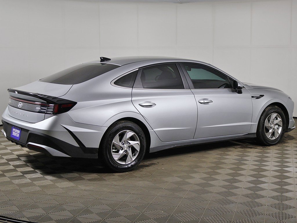 Used 2025 Hyundai Sonata SE image 8