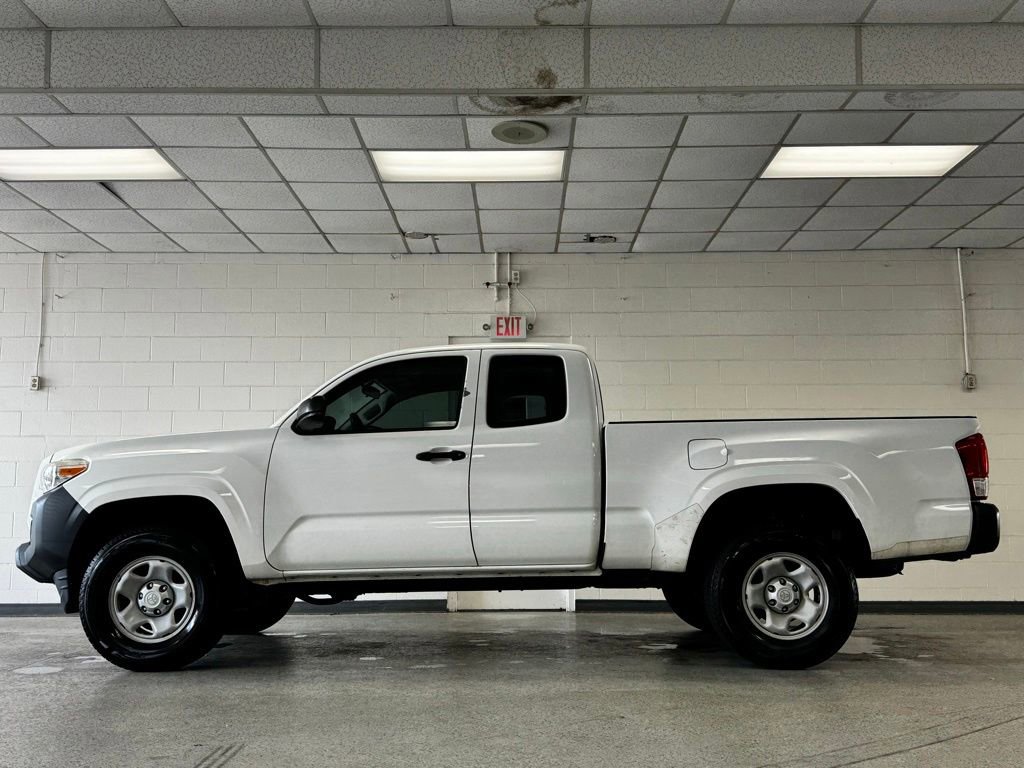 Used 2017 Toyota Tacoma SR RWD image 4