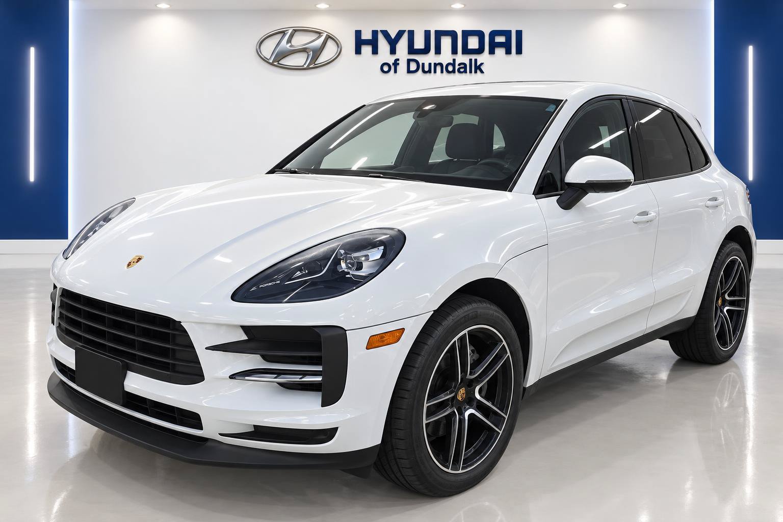 Used 2021 Porsche Macan AWD/4WD image 1