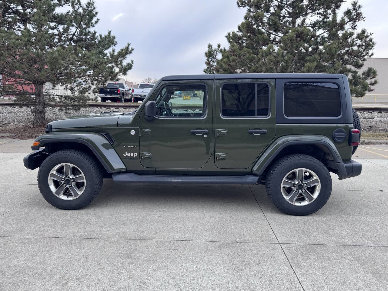 Used 2021 Jeep Wrangler Unlimited Sahara w/ Uconnect 4C Nav & Sound Group image 3