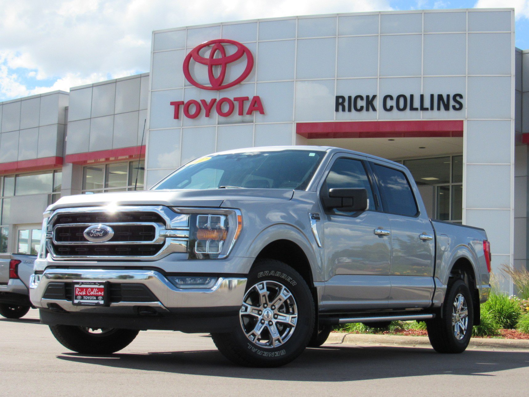 Used 2022 Ford F150 XLT w/ Equipment Group 302A High AWD/4WD image 1