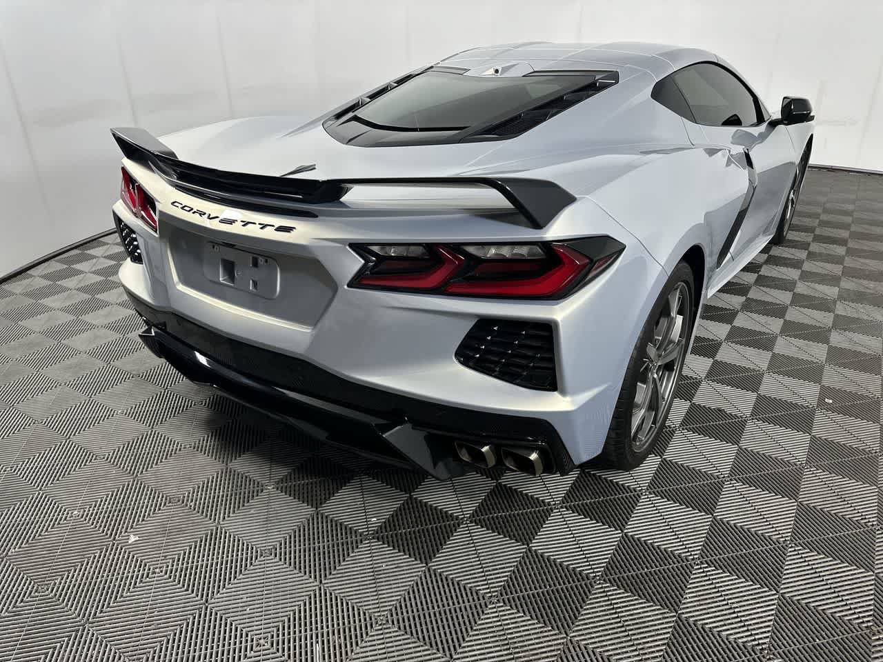 Used 2021 Chevrolet Corvette Stingray Premium Cpe w/ Z51 Performance Package RWD image 19