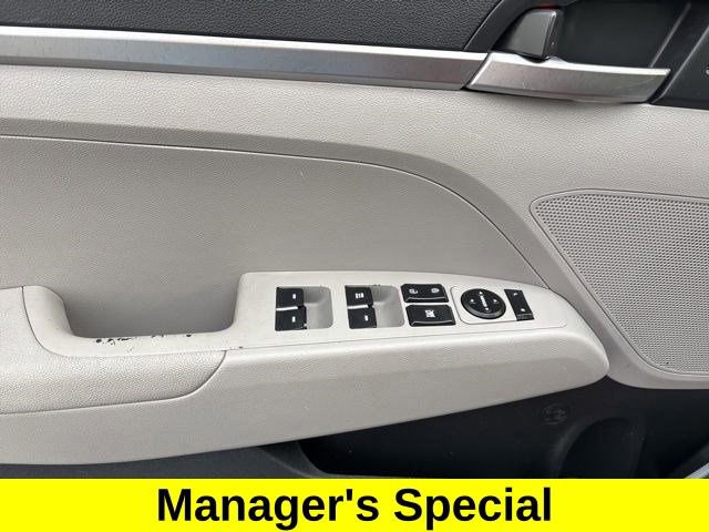 Used 2019 Hyundai Elantra SE image 13