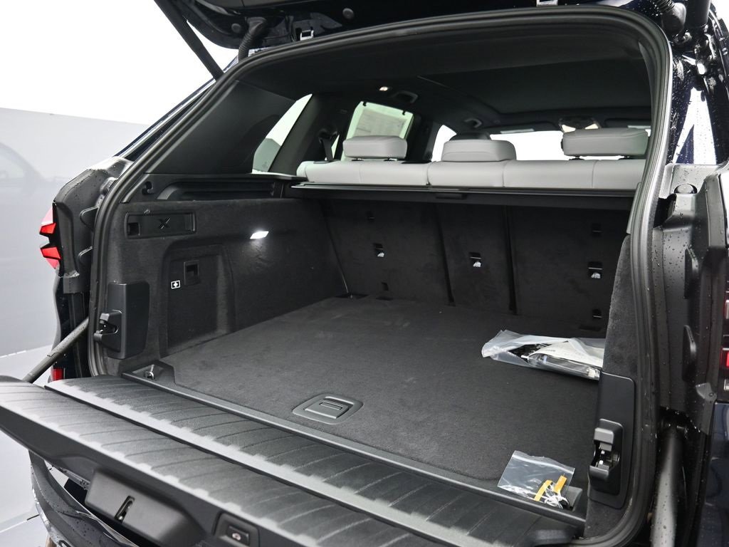 New 2026 BMW X5 M60i image 12