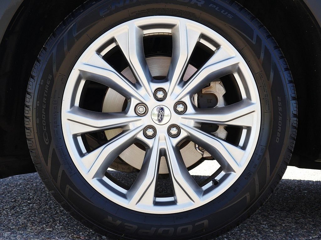 Used 2020 Ford Explorer XLT w/ Equipment Group 202A AWD/4WD image 70