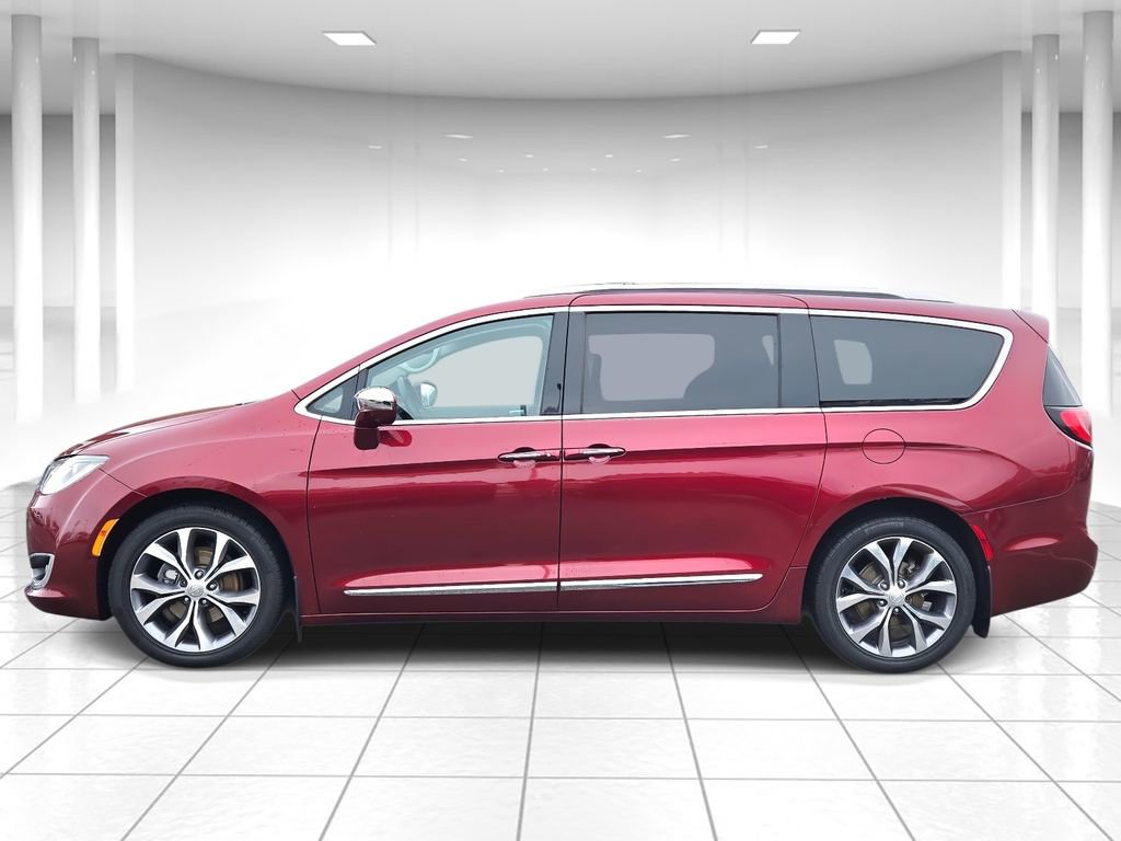 Used 2018 Chrysler Pacifica Limited image 6