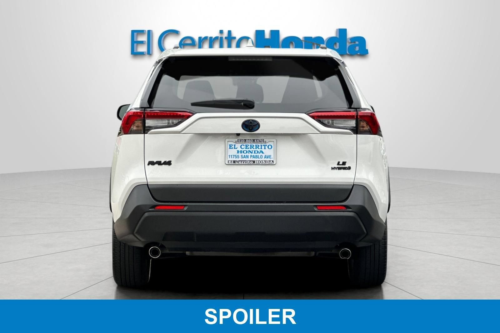 Used 2024 Toyota RAV4 LE AWD/4WD image 4