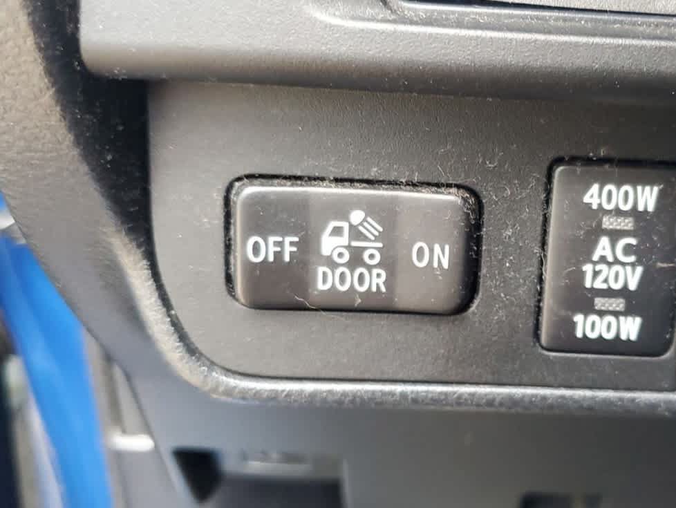 Used 2017 Toyota Tacoma TRD Sport w/ Tow Package RWD image 16
