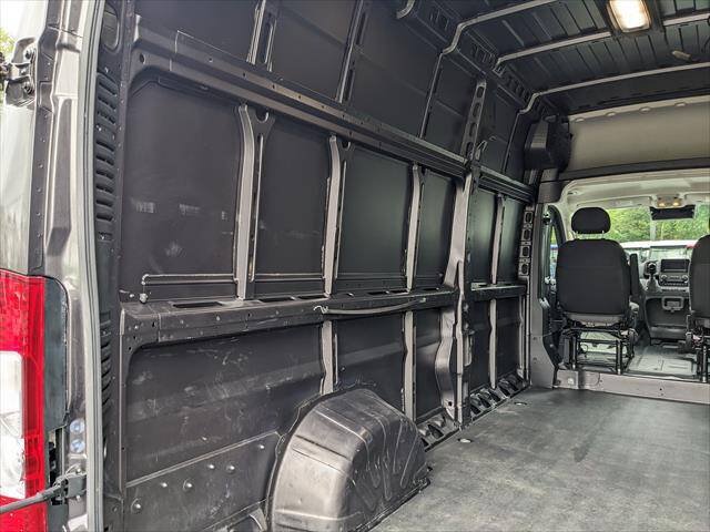 Used 2024 RAM ProMaster 3500 w/ Convenience Group FWD image 9