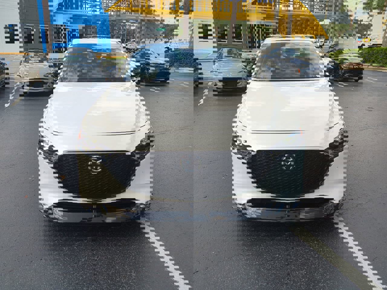 New 2025 MAZDA MAZDA3 Hatchback w/Premium Plus Pkg image 9