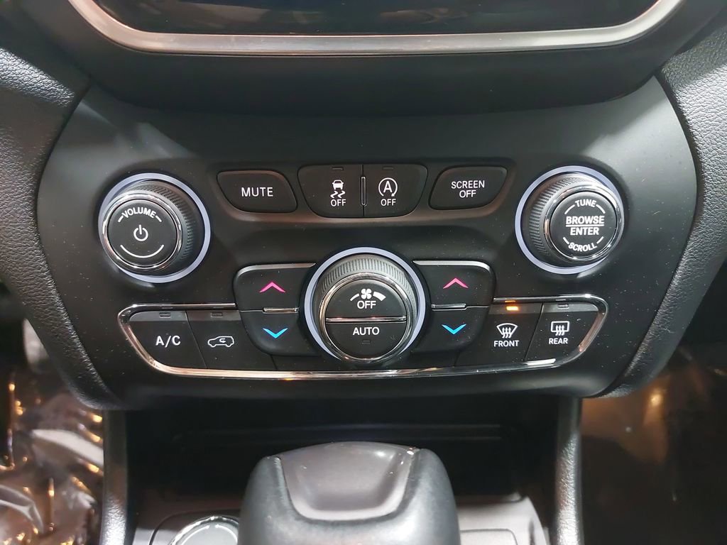 Used 2020 Jeep Cherokee Limited image 20