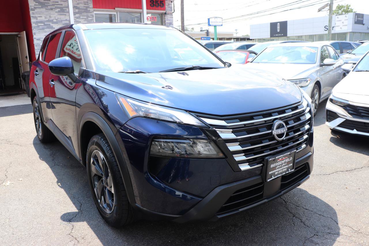 Used 2026 Nissan Rogue SV AWD/4WD image 7
