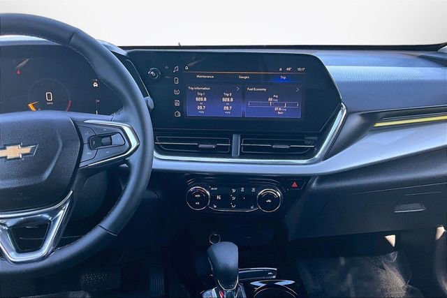Used 2025 Chevrolet Trax LT w/ Driver Confidence Package image 6
