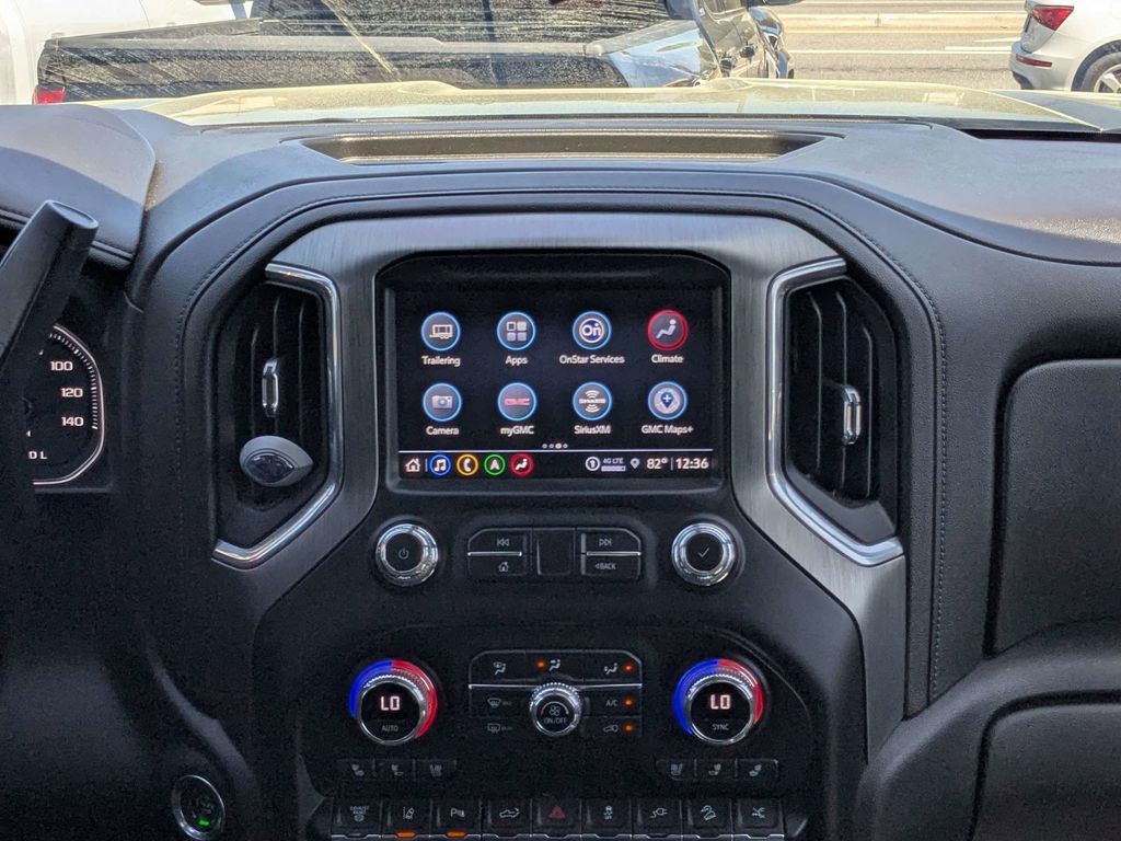 Used 2023 GMC Sierra 2500 Denali w/ Denali Black Diamond Edition image 15