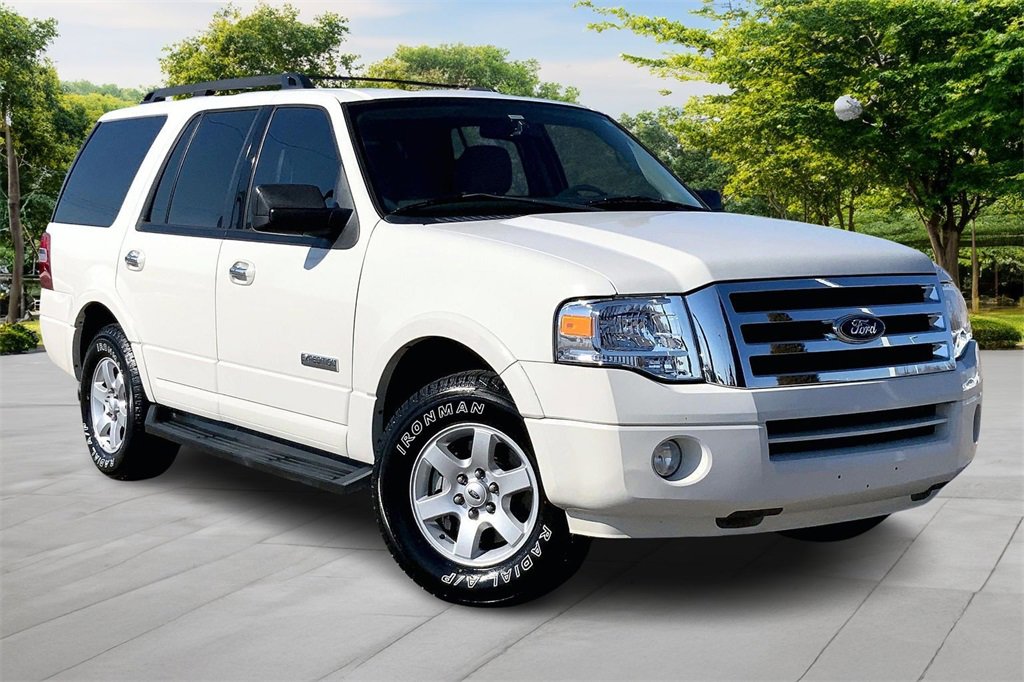Used 2008 Ford Expedition XLT image 3