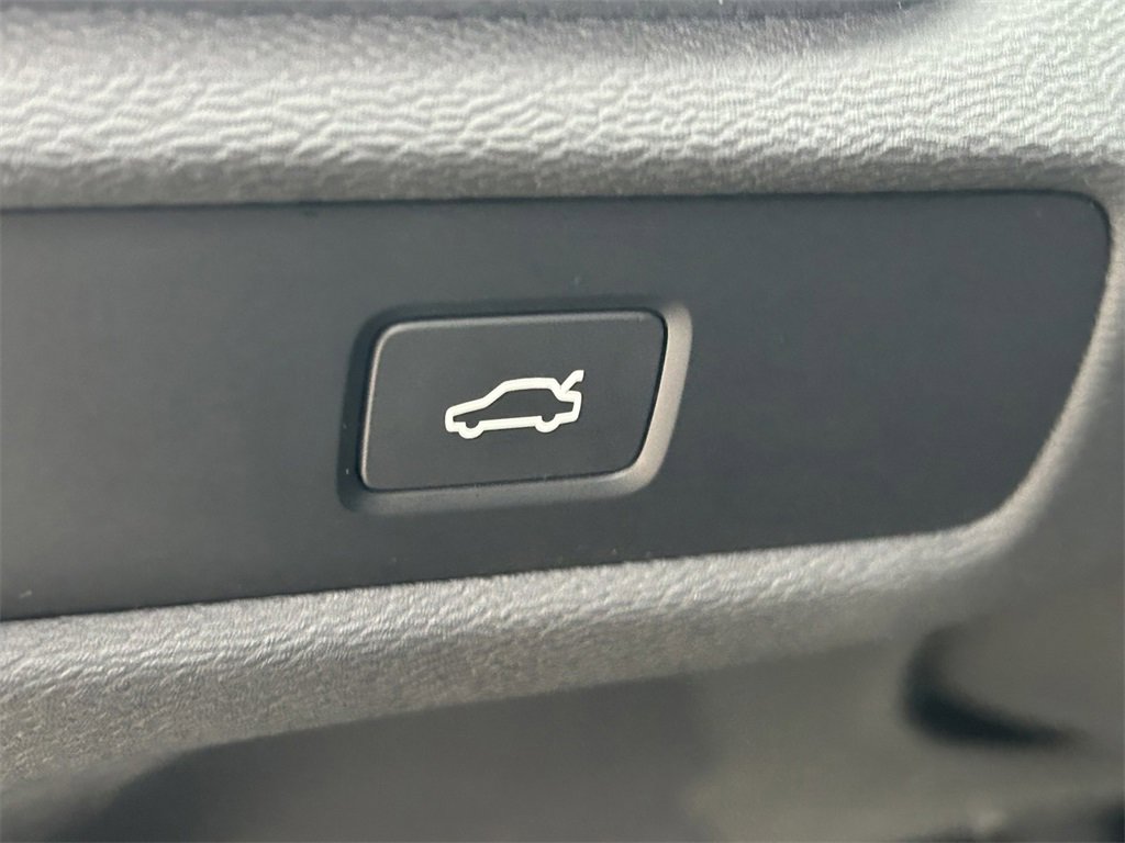 Used 2024 Volvo S60 B5 Core image 27
