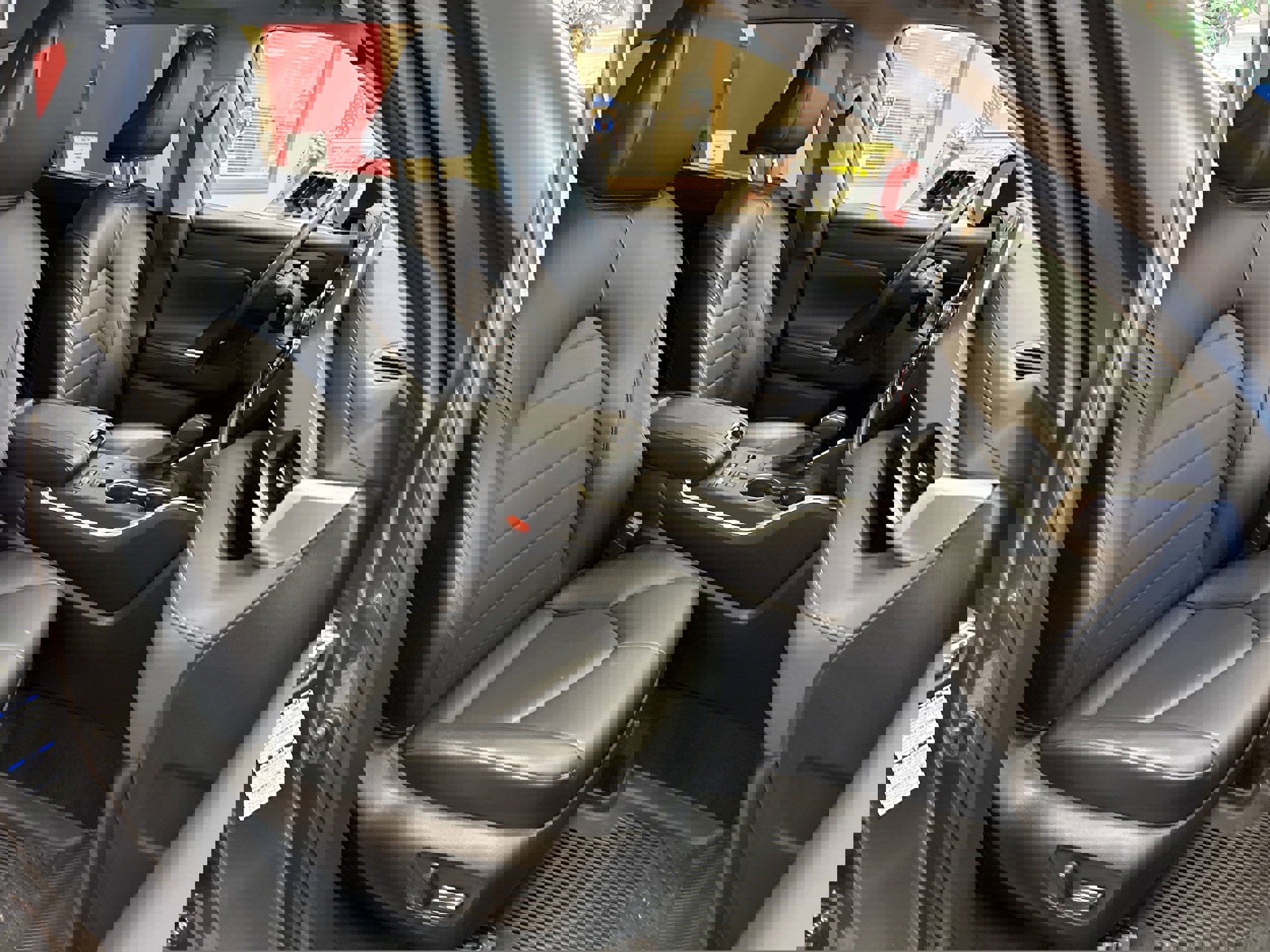 Used 2022 Toyota Highlander XLE image 19