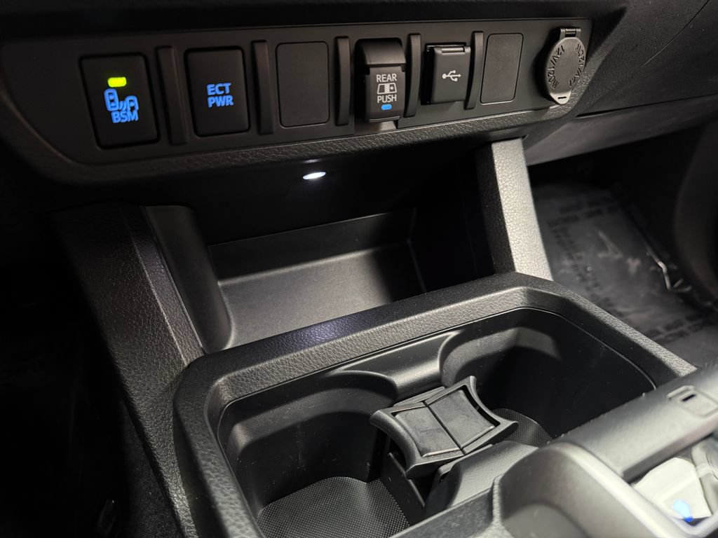 Used 2023 Toyota Tacoma SR5 w/ Technology Package AWD/4WD image 19
