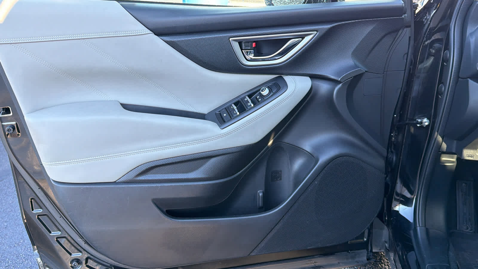 Used 2020 Subaru Forester Limited w/ Popular Package #3 image 23