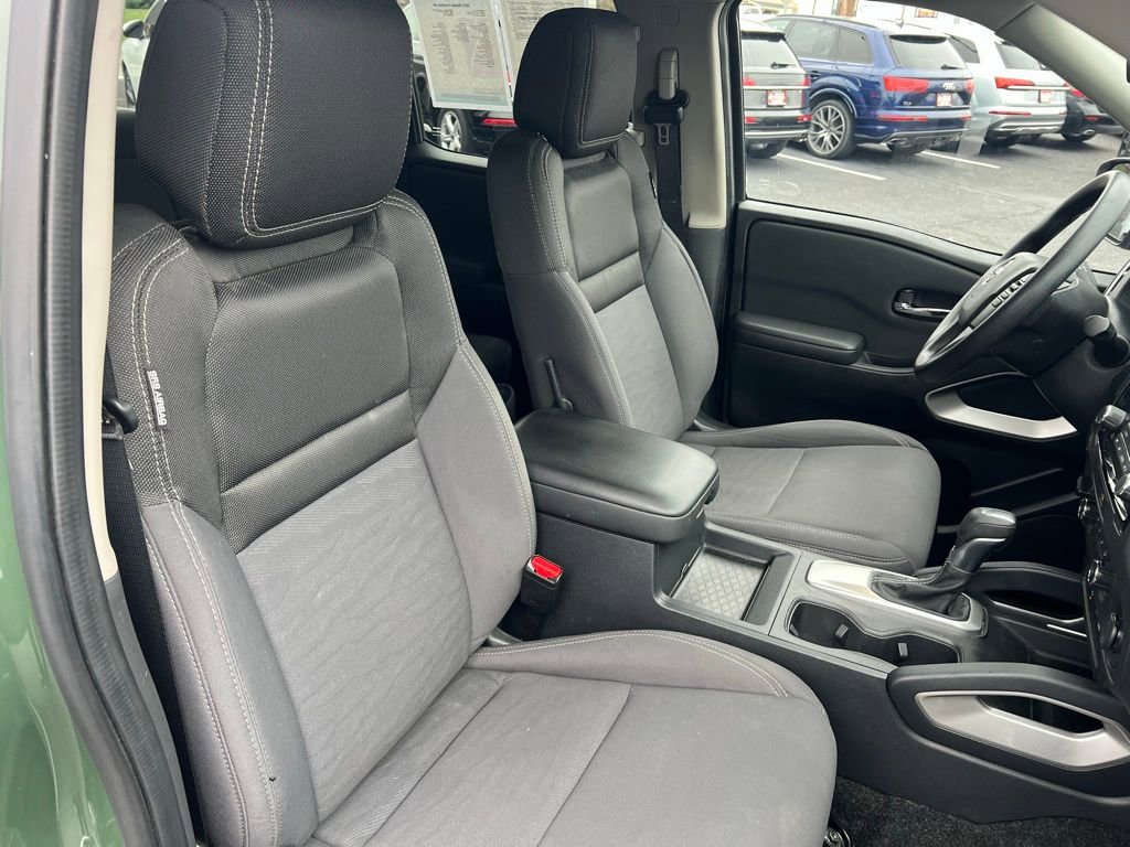 Used 2022 Nissan Frontier SV w/ Technology Package image 28