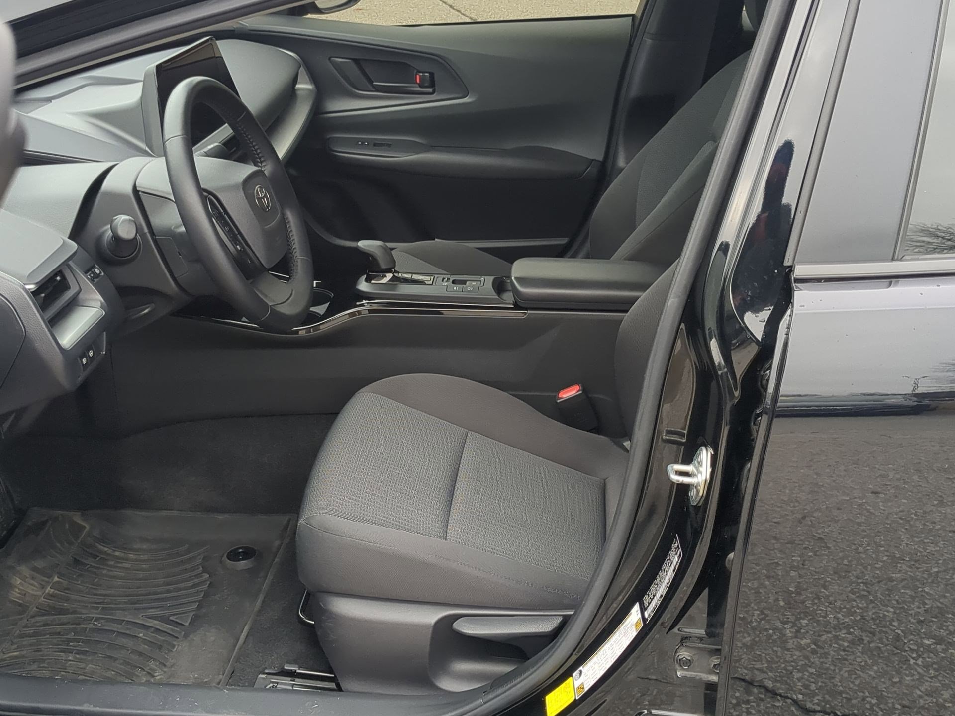 Used 2023 Toyota Prius LE image 12