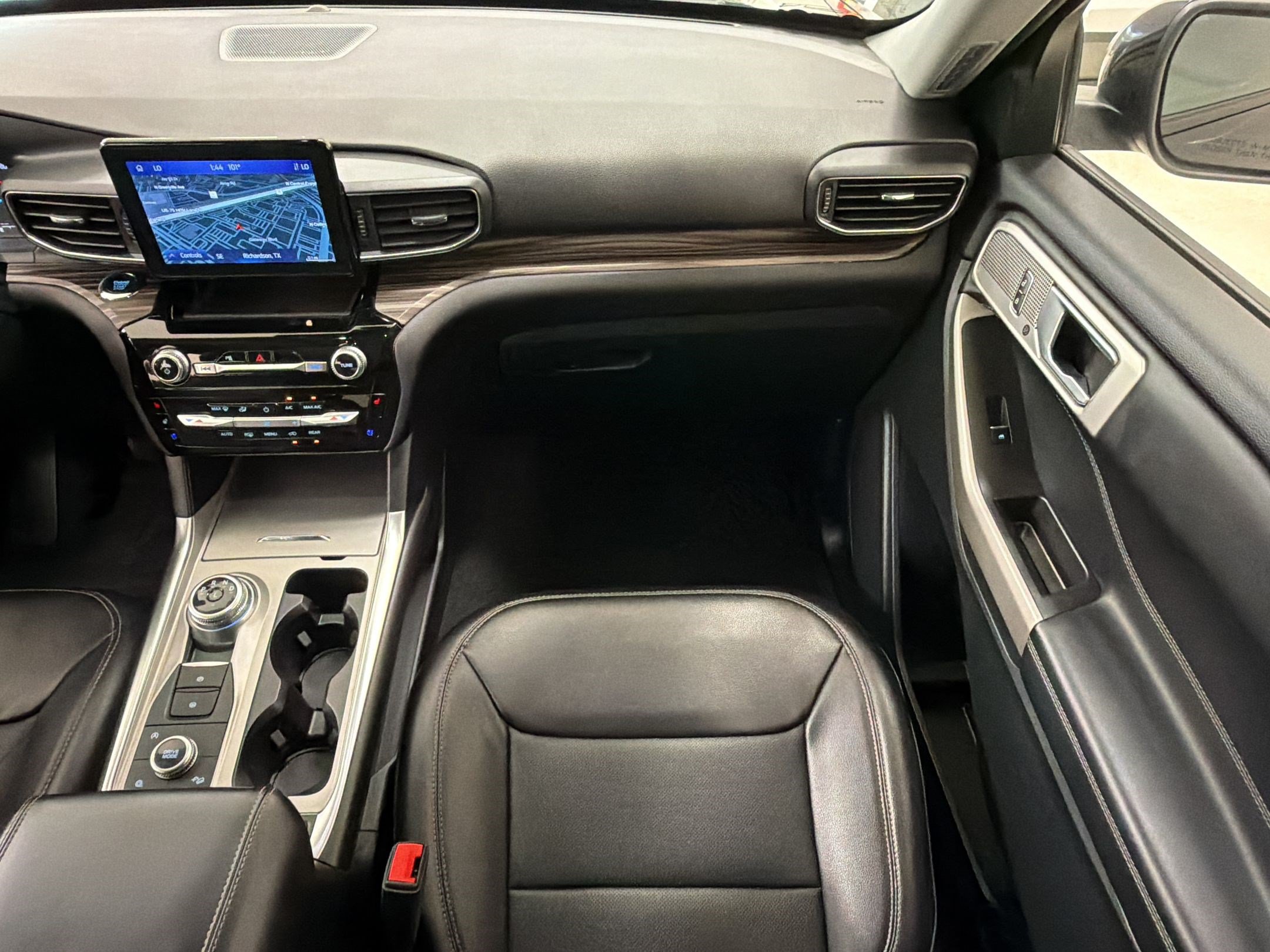 Certified 2024 Ford Explorer Limited AWD/4WD image 31