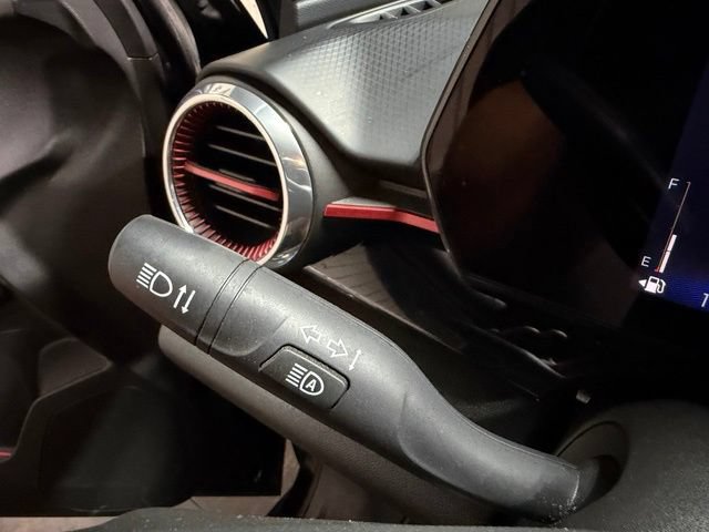 Used 2024 Chevrolet Trax RS FWD image 32