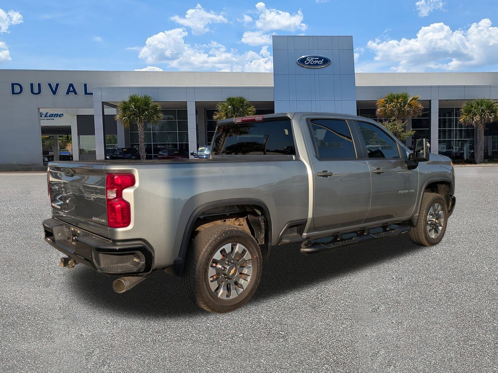 Used 2024 Chevrolet Silverado 2500 Custom w/ Custom Value Package image 4
