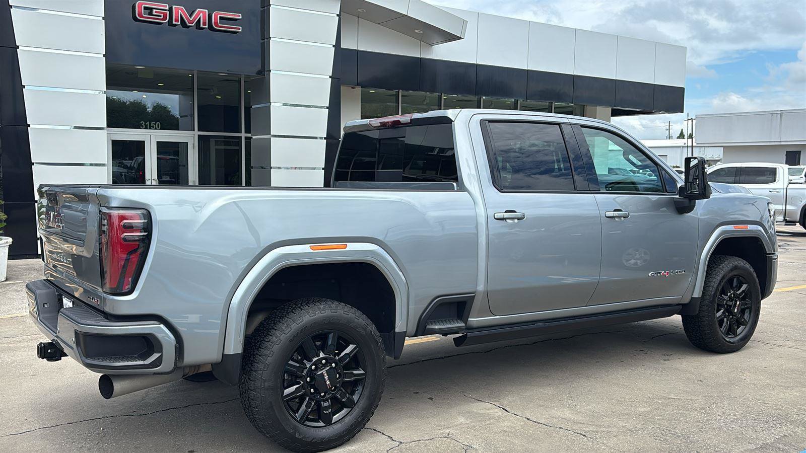 Certified 2024 GMC Sierra 2500 AT4 w/ AT4 Premium Plus Package AWD/4WD image 8