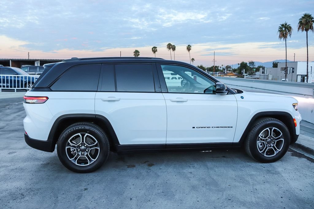 Used 2024 Jeep Grand Cherokee Trailhawk AWD/4WD image 13