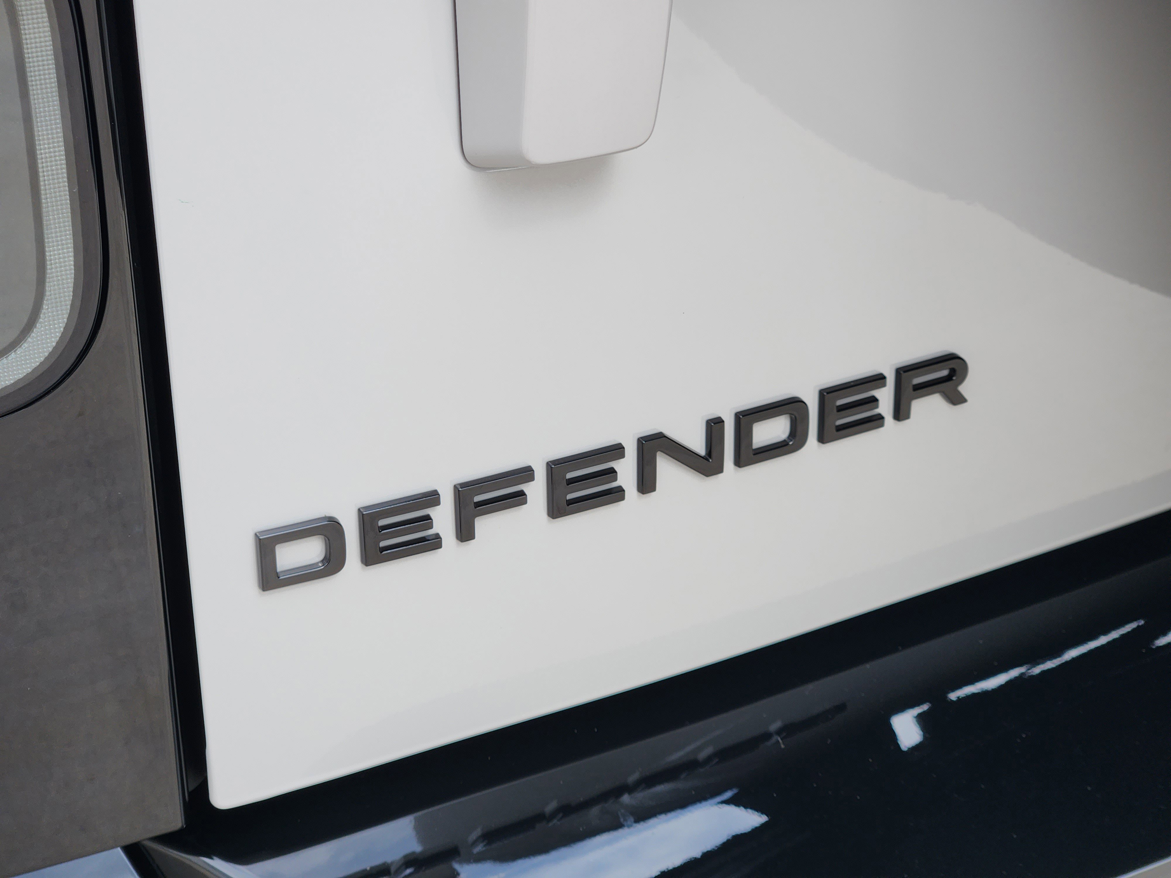 New 2026 Land Rover Defender 110 X-Dynamic SE AWD/4WD image 37