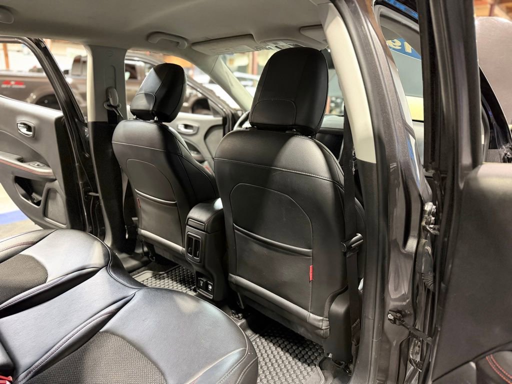 Used 2019 Jeep Compass Trailhawk image 22