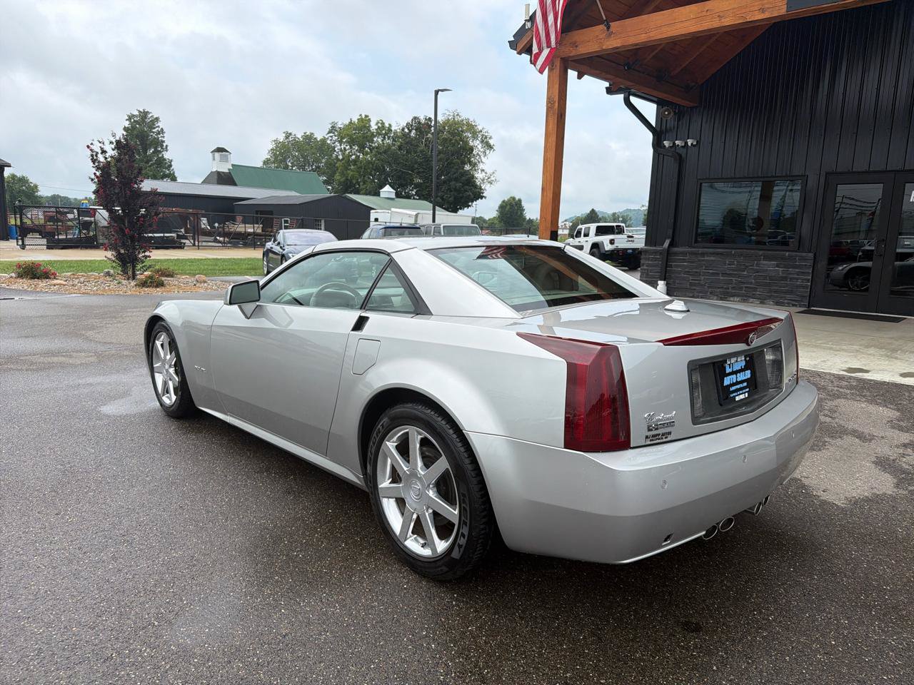 Used 2005 Cadillac XLR RWD image 6