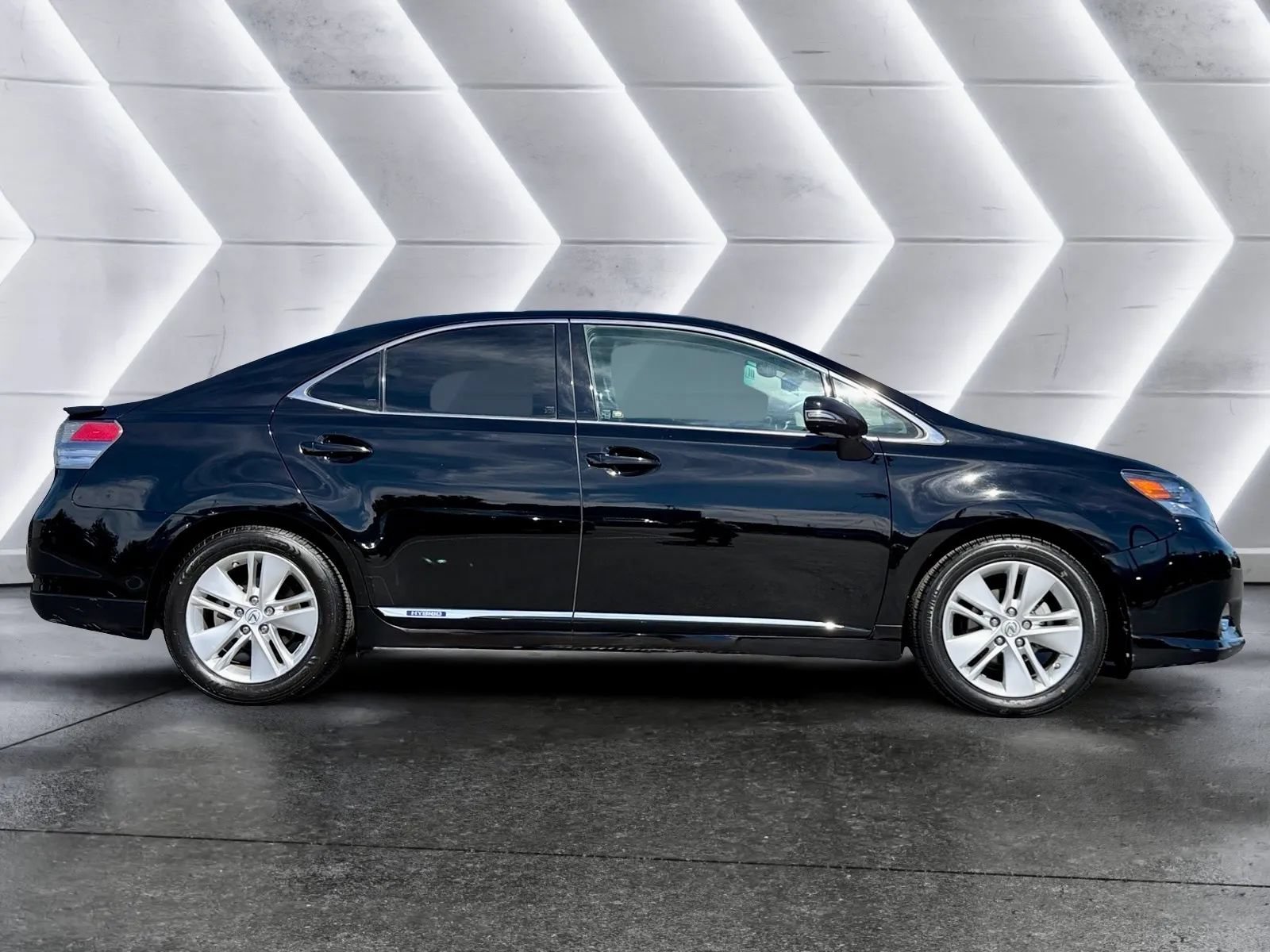 Used 2010 Lexus HS 250h w/ Preferred Accessory Package FWD image 4