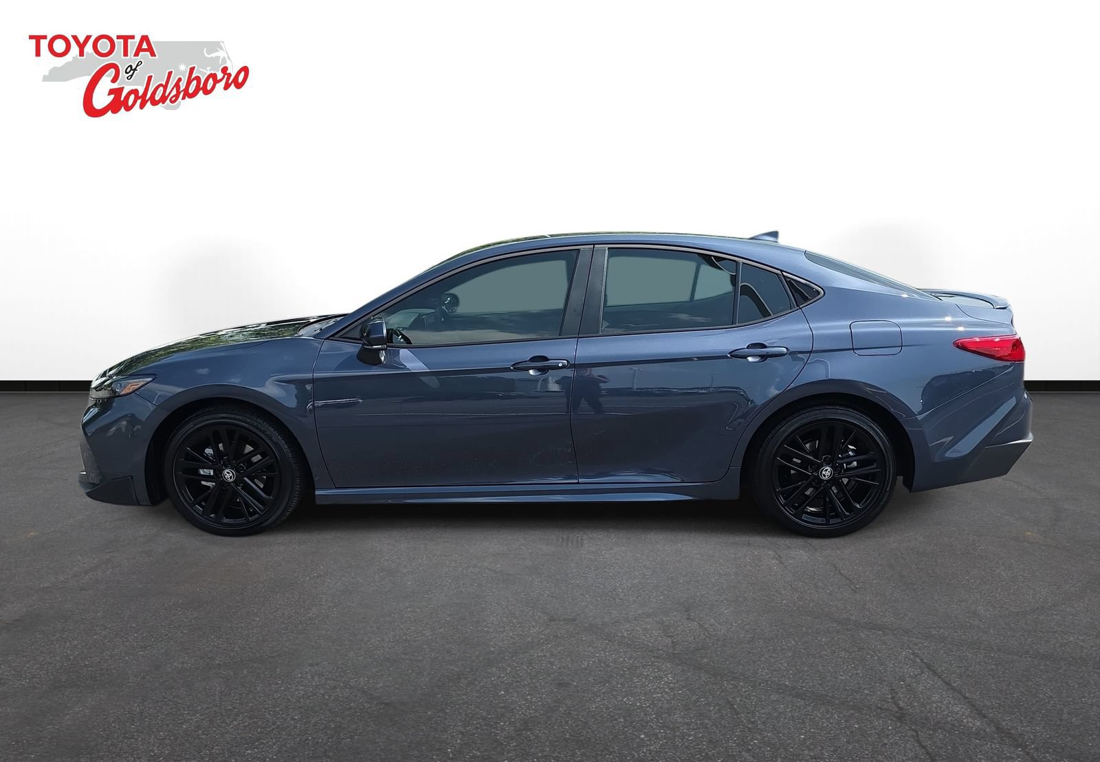 Used 2026 Toyota Camry SE w/ Convenience Package FWD image 8